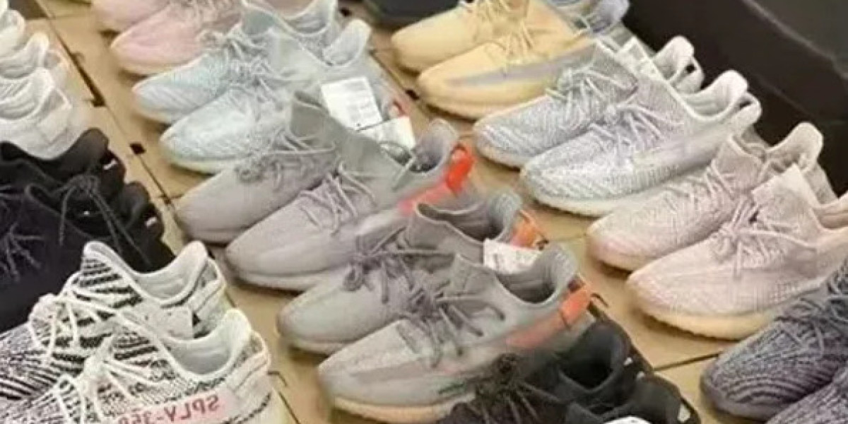 Yeezy 上的 SPLY-350 到底什麼意思？